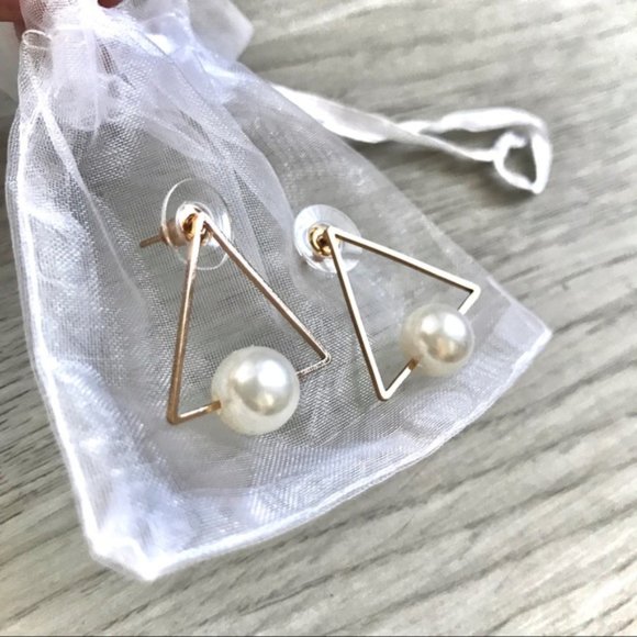 NEW "Love Triangle" Pearl Triangle Stud Earrings - Picture 3 of 7